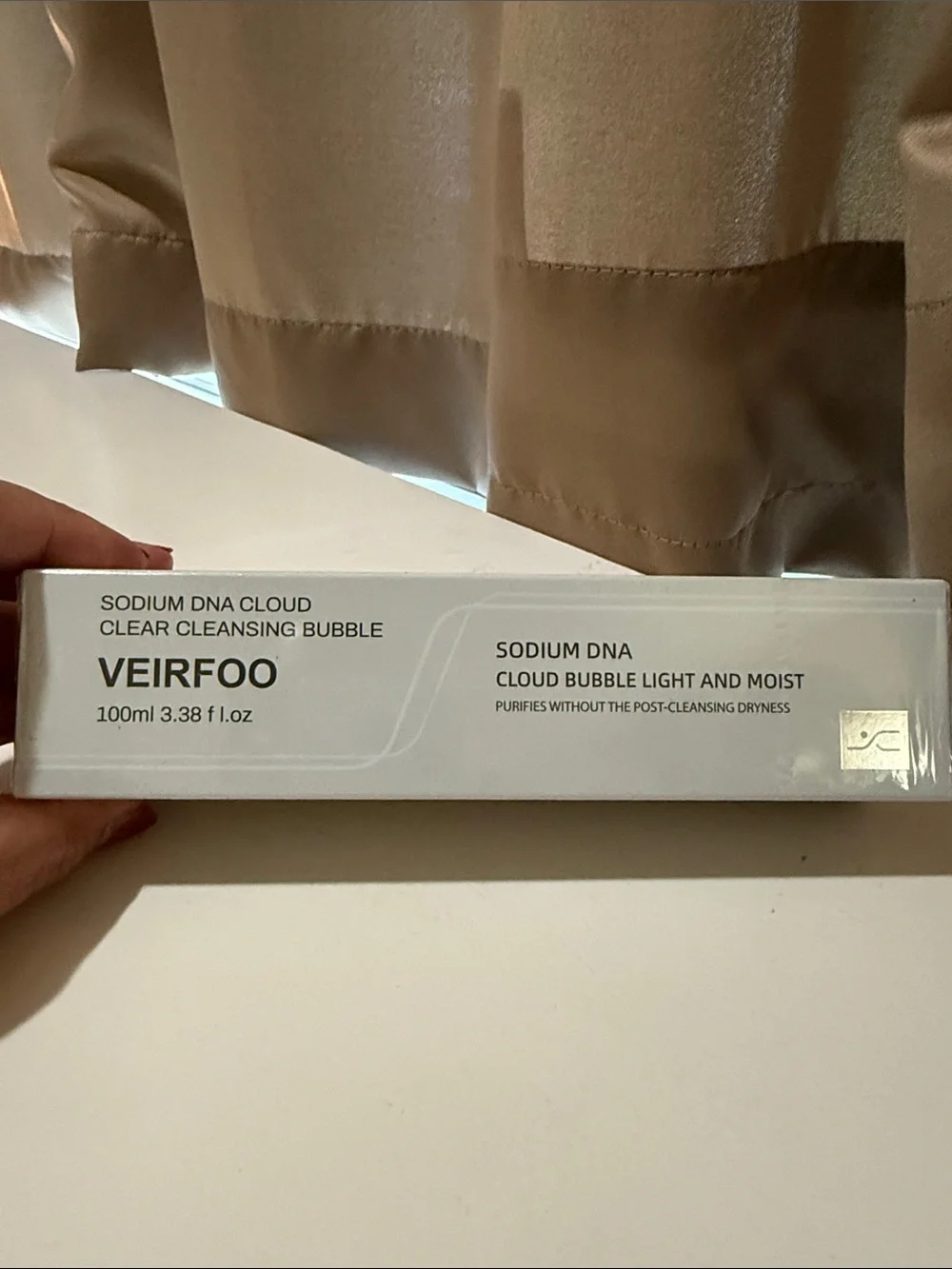 Veirfoo Sodium DNA Cloud Clear Cleansing Bubble – White